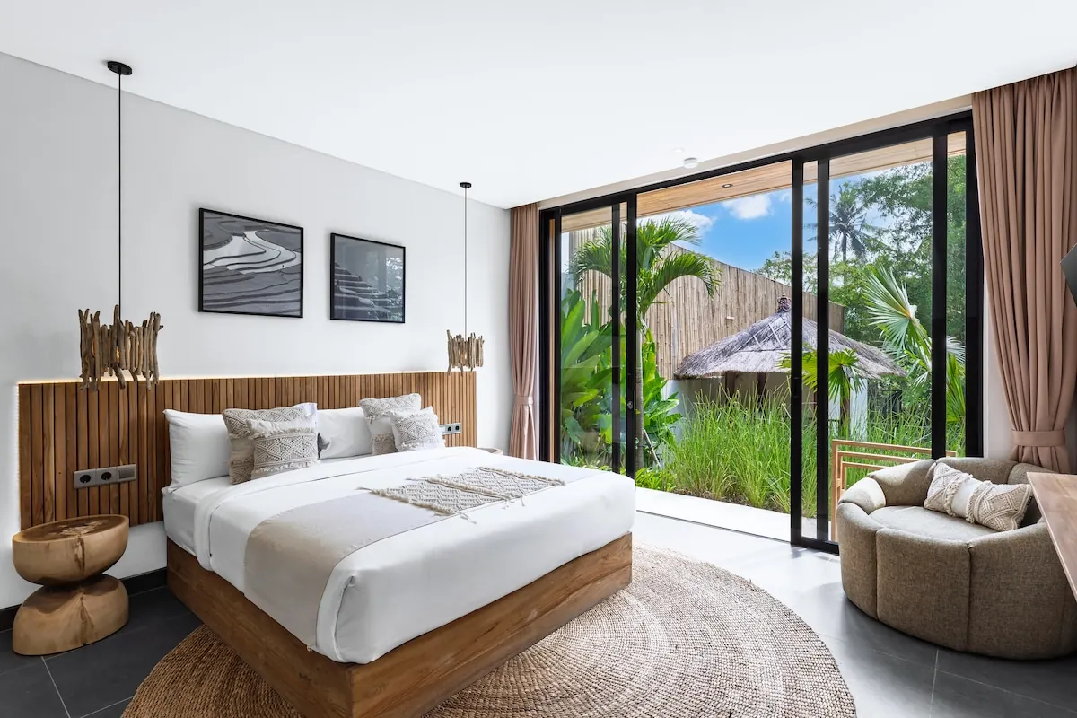6 BR Rice-Field Infinity-Pool Villa Ubud — 6BR Villa Rental in Ubud — image 9