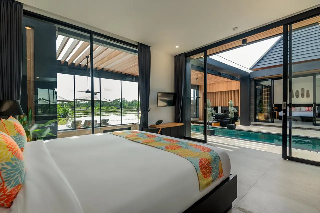 4 BR Glass Rice-Field Villa Ubud — 4BR Villa Rental in Ubud — image 14