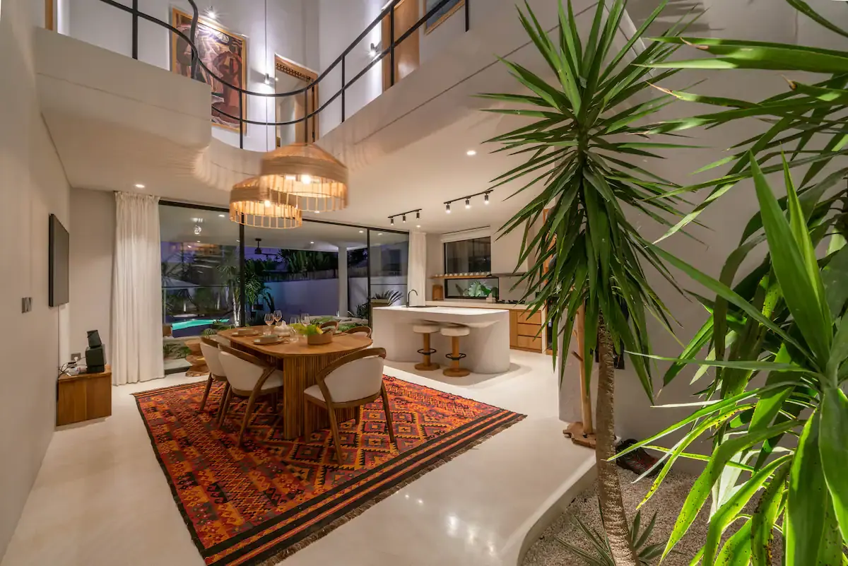 4 BR Tropical-Modern Walk-to-Beach Villa Canggu — 4BR Villa Rental in Canggu — image 18