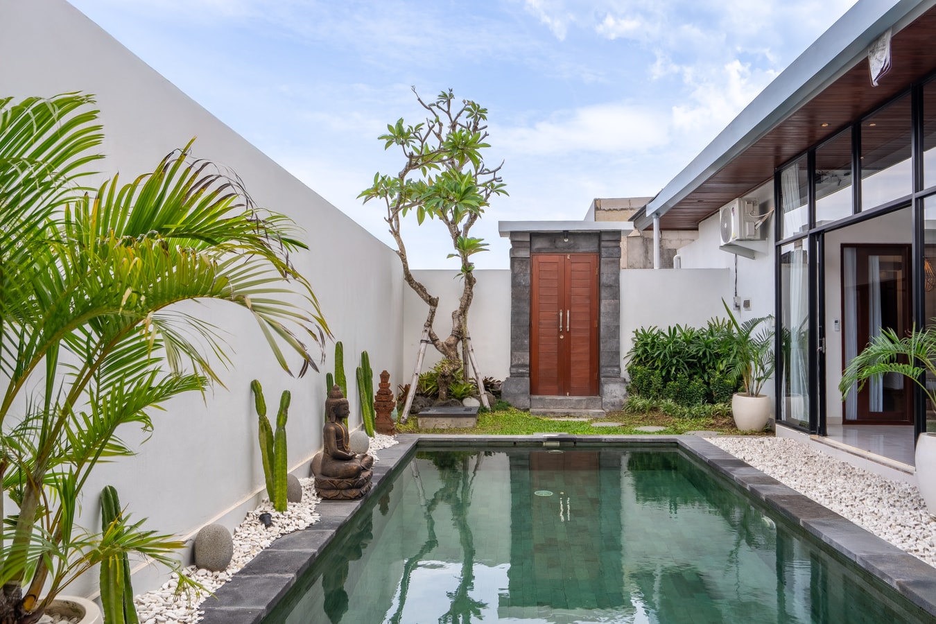 3BR Seseh Villa | Pool & Garden Views, Near Beach in Canggu, Bali — image 15