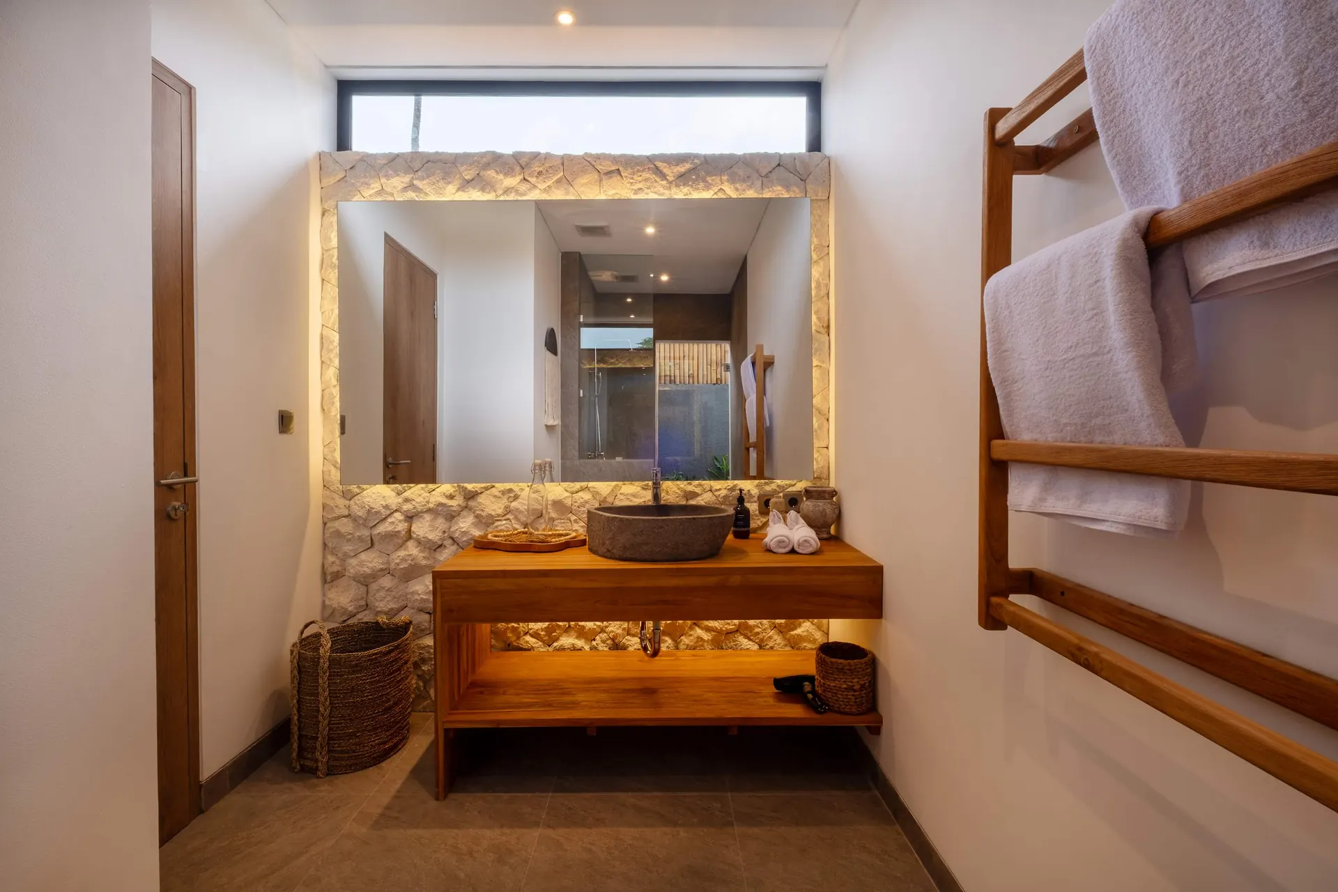 4 BR Glass Pavilion Retreat Ubud — 4BR Villa Rental in Ubud — image 6