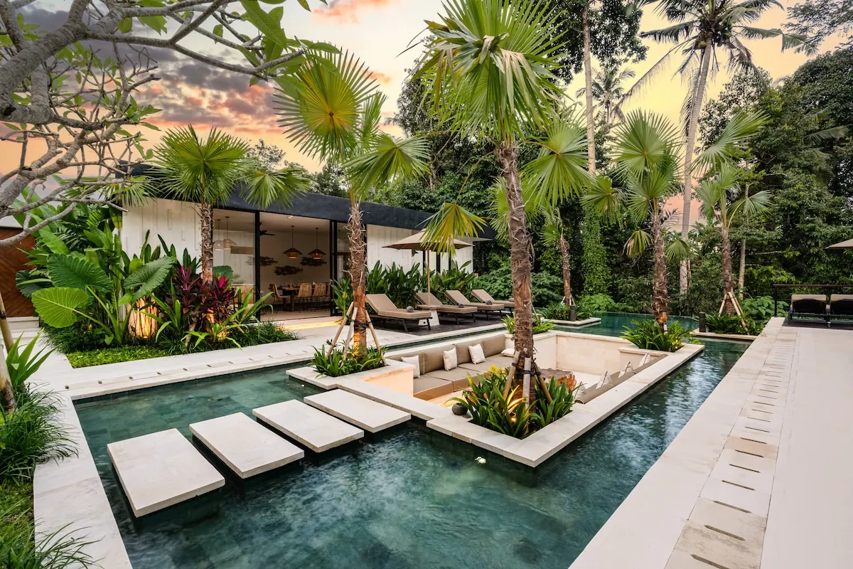 8 BR Tropical-Modern Courtyard Estate Ubud — 8BR Estate Rental in Ubud — image 16