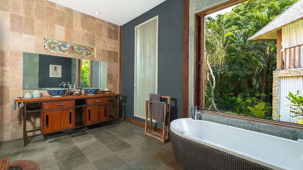7 BR Private Retreat Canggu — 7BR Villa Rental in Canggu — image 11