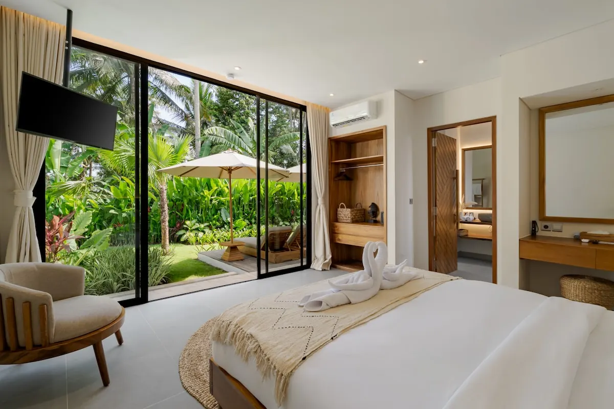 4 BR Jungle Infinity-Pool Villa Ubud — 4BR Villa Rental in Ubud — image 1