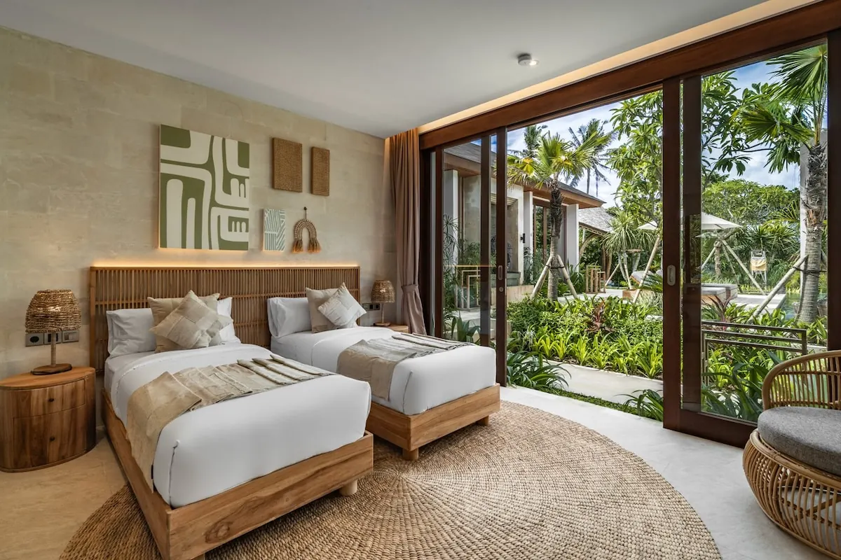 6 BR Thatched Tropical Garden Villa Ubud — 6BR Villa Rental in Ubud — image 6