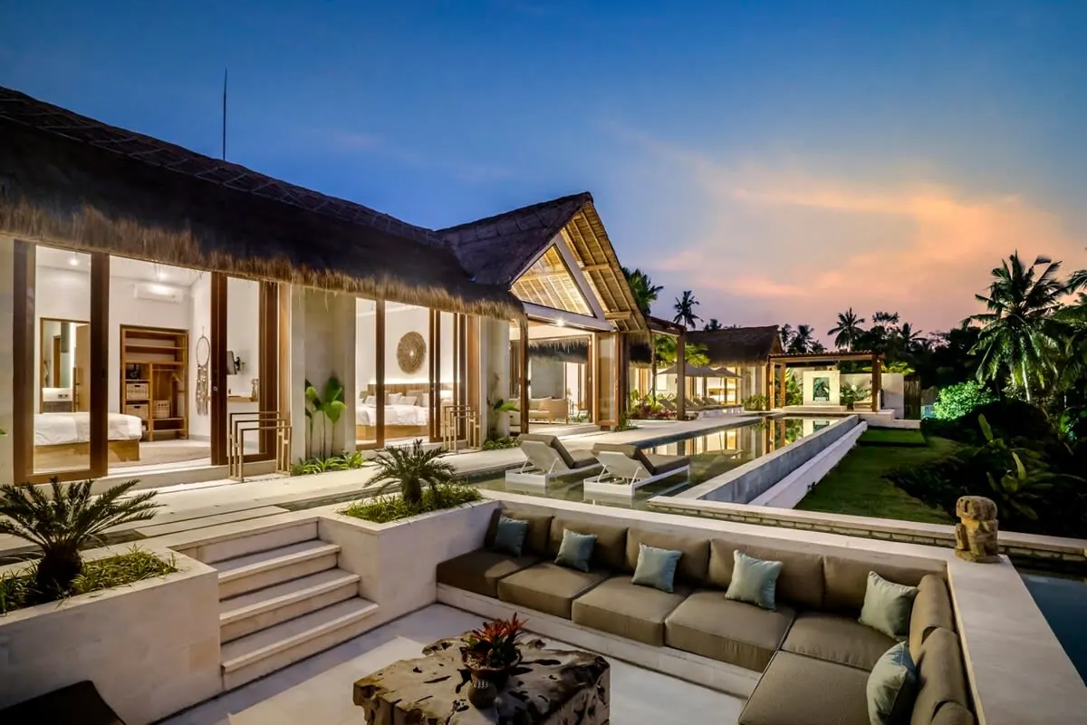 6 BR Thatched Tropical-Modern Villa Ubud — 6BR Villa Rental in Ubud — image 1