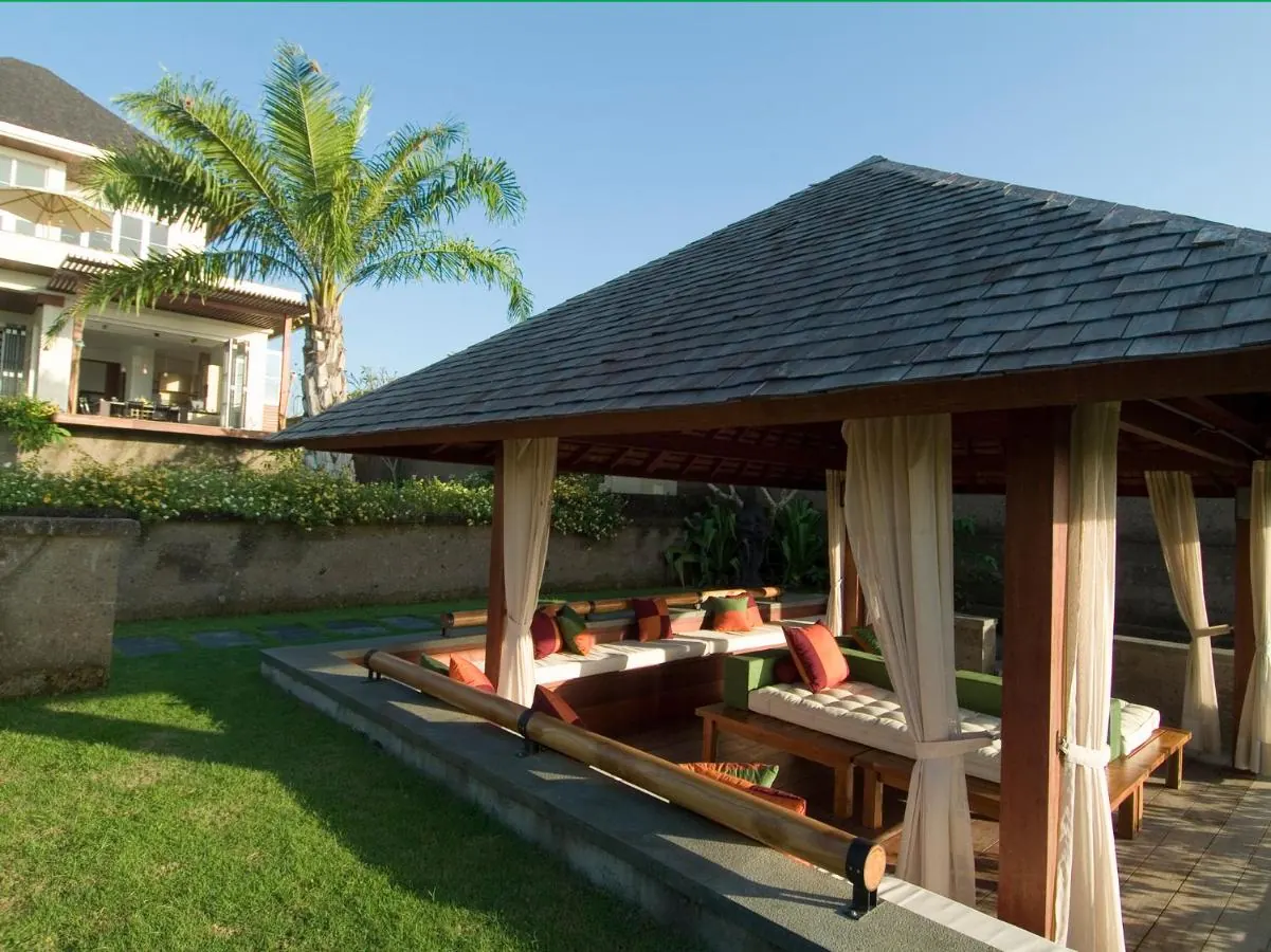 6 BR Ocean-View Garden Villa Sanur — 6BR Villa Rental in Sanur — image 3