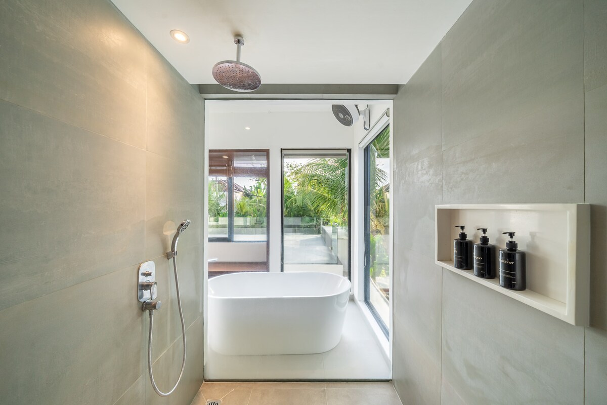Lima House — 3BR House Rental in Canggu — image 1