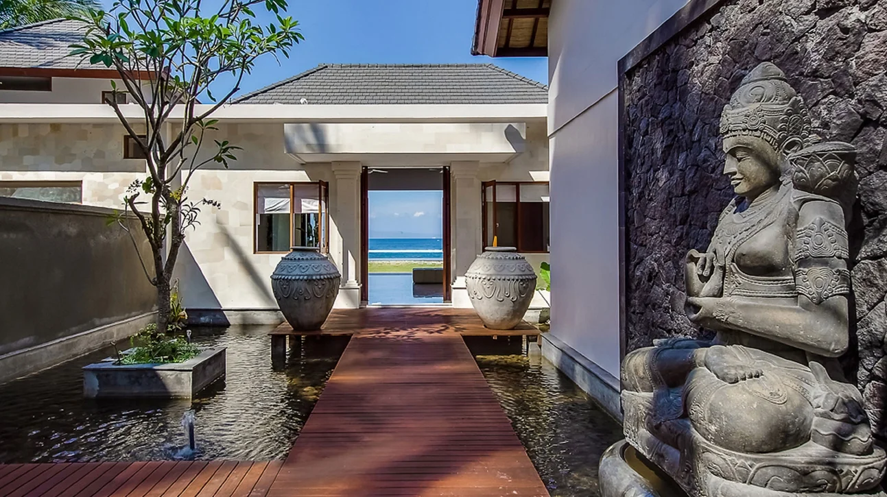 4 Bdr Luxury Beachfront Villa with Private Pool & Elevated Beach on Bali’s East Coast — image 14