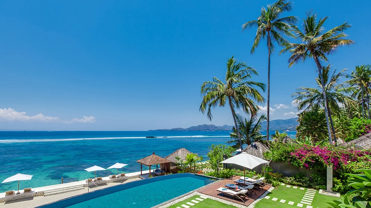 4 Bdr Luxury Beachfront Villa with Private Pool & Elevated Beach on Bali’s East Coast