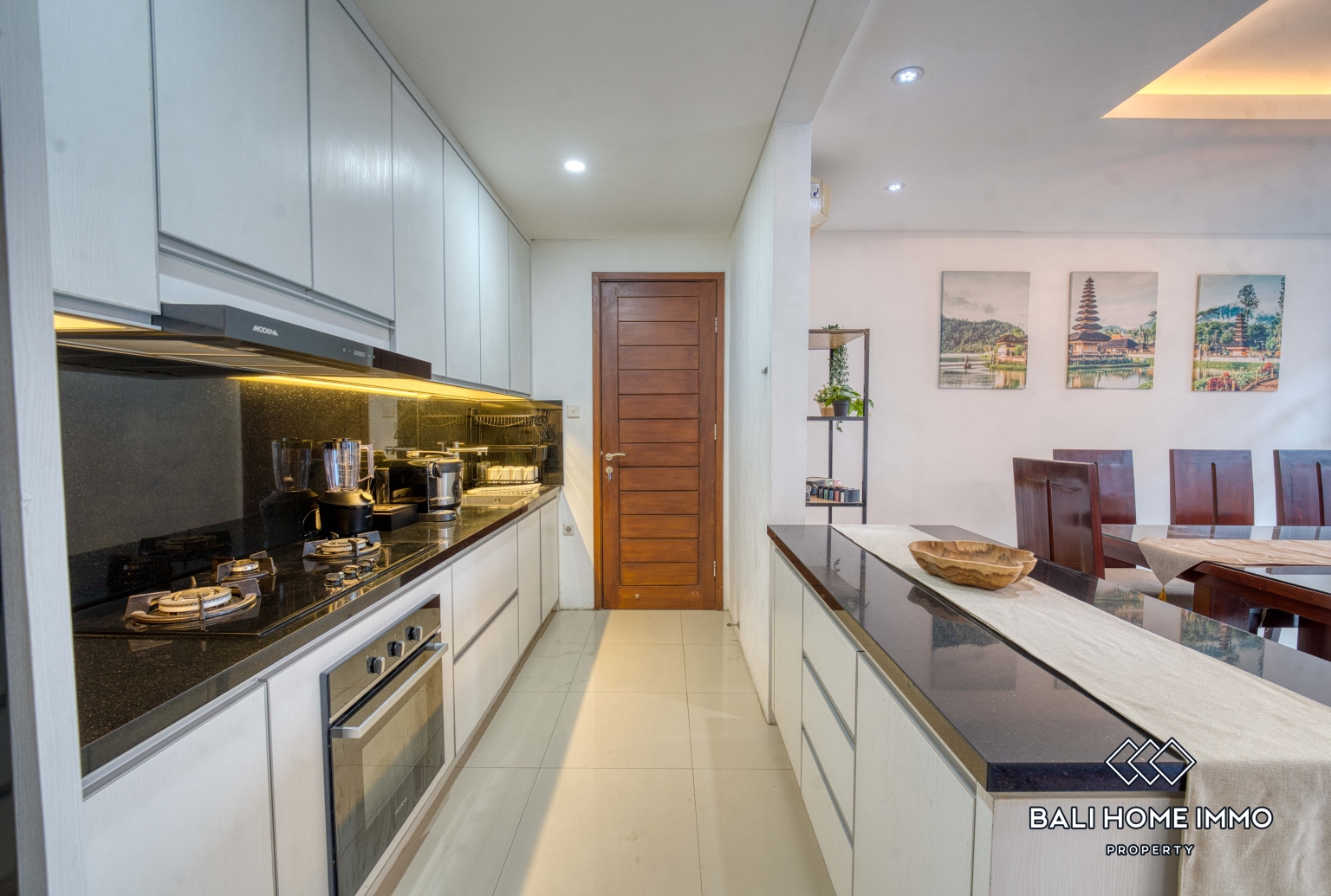4 Bedroom Family Villa For Rent In Canggu Berawa — image 7