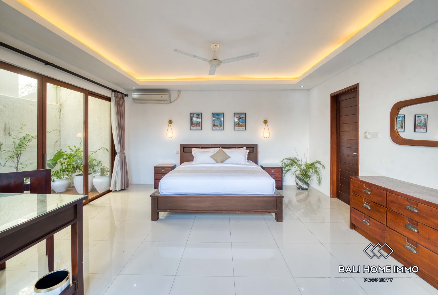 4 Bedroom Family Villa For Rent In Canggu Berawa — image 14