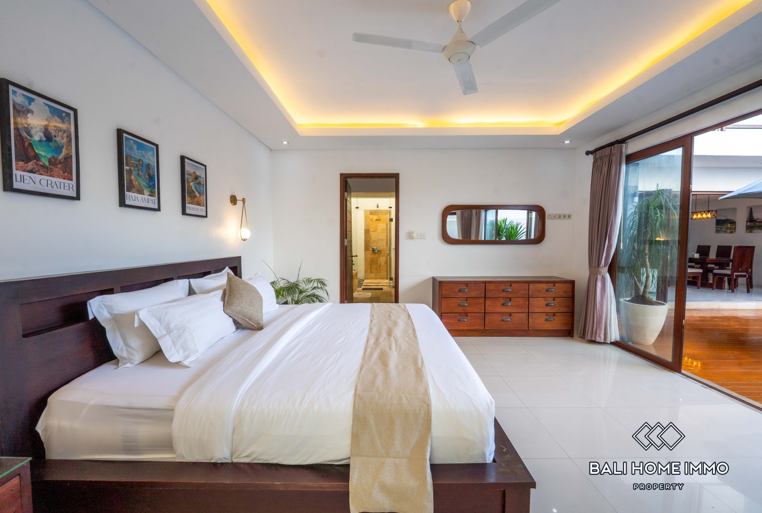 4 Bedroom Family Villa For Rent In Canggu Berawa — image 16