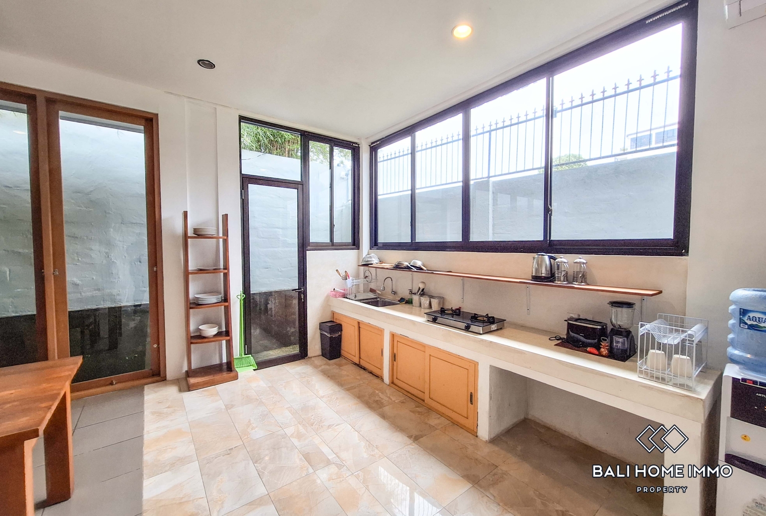 4 Bedroom Family Villa For Rent In Canggu Berawa — image 10