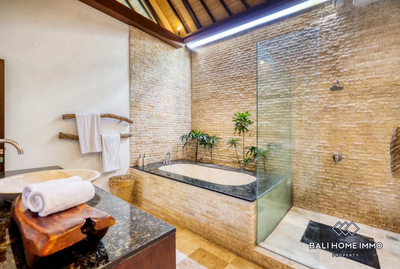 4 Bedroom Family Villa For Rent in Umalas — image 12
