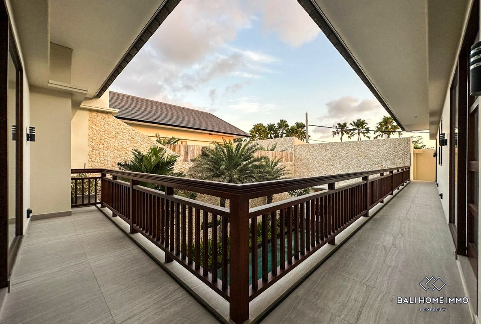 4 Bedroom Modern Villa For Rent in Batu Bolong Canggu — image 8