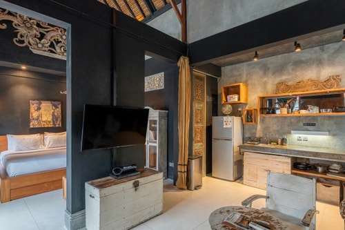 1BR Modern Bali Villa in Central Canggu | Swimming Pool - Canggu, Bali — image 2