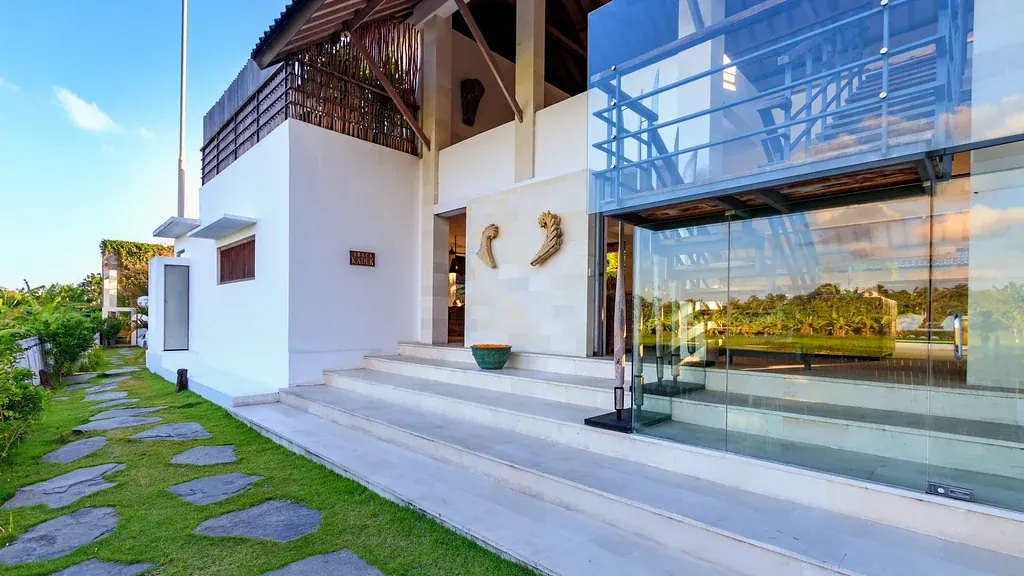 16 BR Private Estate Seminyak — 16BR Estate Rental in Seminyak — image 2