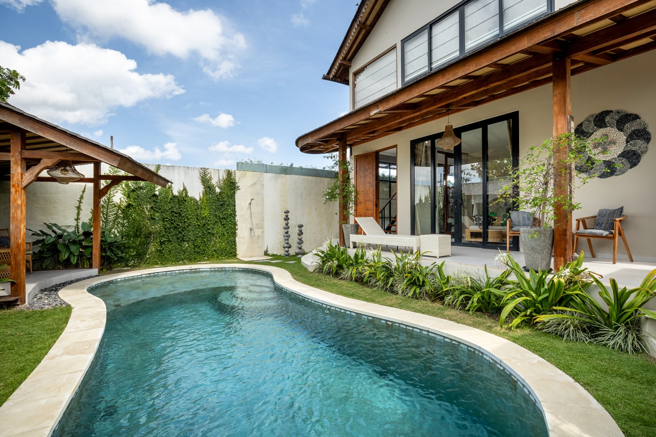 3BR Canggu Villa | Canopy Beds, Paddy Views, Pool in Pererenan, Bali — image 9
