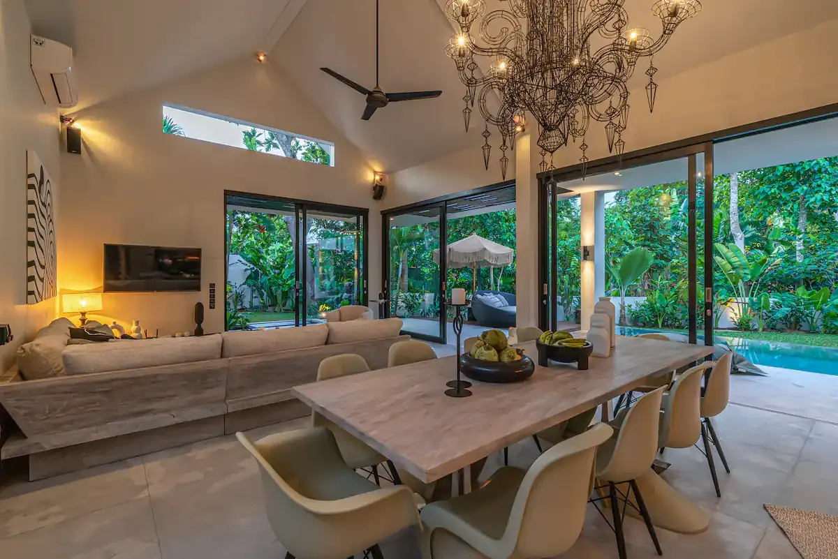 5 BR Rice-Field Pool Villa Canggu — 5BR Villa Rental in Canggu — image 3