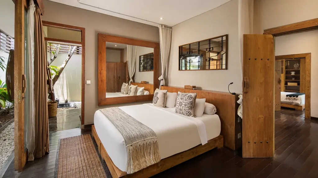 5 BR Private Retreat Seminyak — 5BR Villa Rental in Seminyak — image 14
