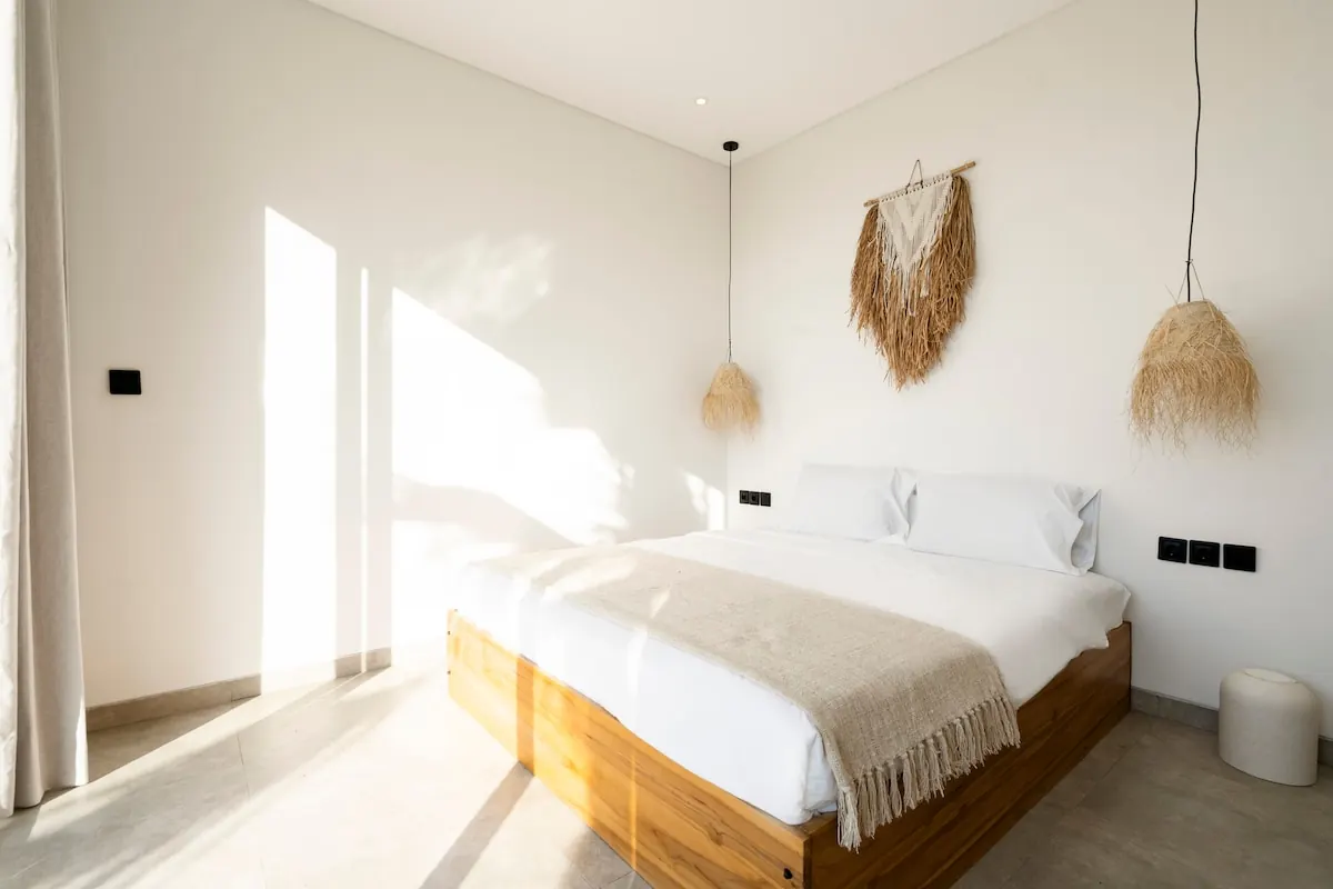 5 BR Tropical-Modern Courtyard Villa Canggu — 5BR Villa Rental in Canggu — image 9