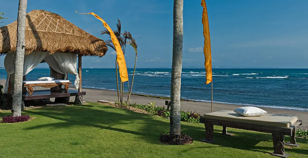 7 BR Oceanfront Tropical Garden Villa Canggu — 7BR Villa Rental in Seseh — image 3