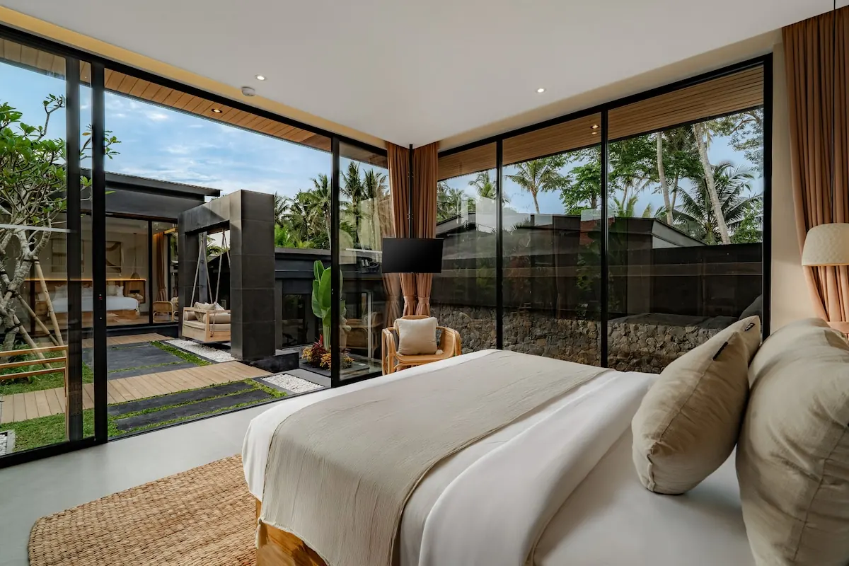 5 BR Rice-Field Infinity-Pool Villa Ubud — 5BR Villa Rental in Ubud — image 5