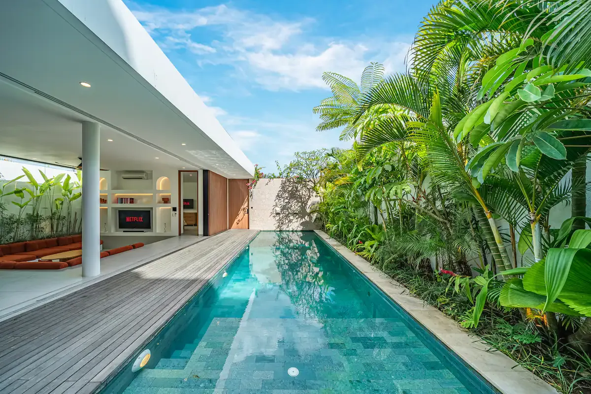 9 BR Tropical-Modern Group Estate Uluwatu — 9BR Estate Rental in Uluwatu