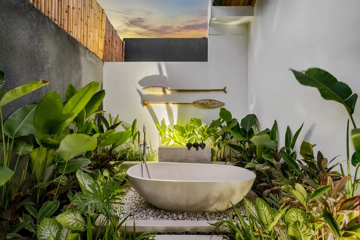 6 BR Infinity-Pool Jungle-View Retreat Ubud — 6BR Villa Rental in Ubud — image 11
