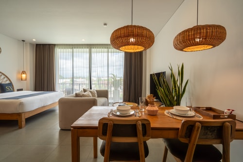SB 211 - 1BR Pool Suite, Near Batu Belig Beach - Canggu, Bali — image 4