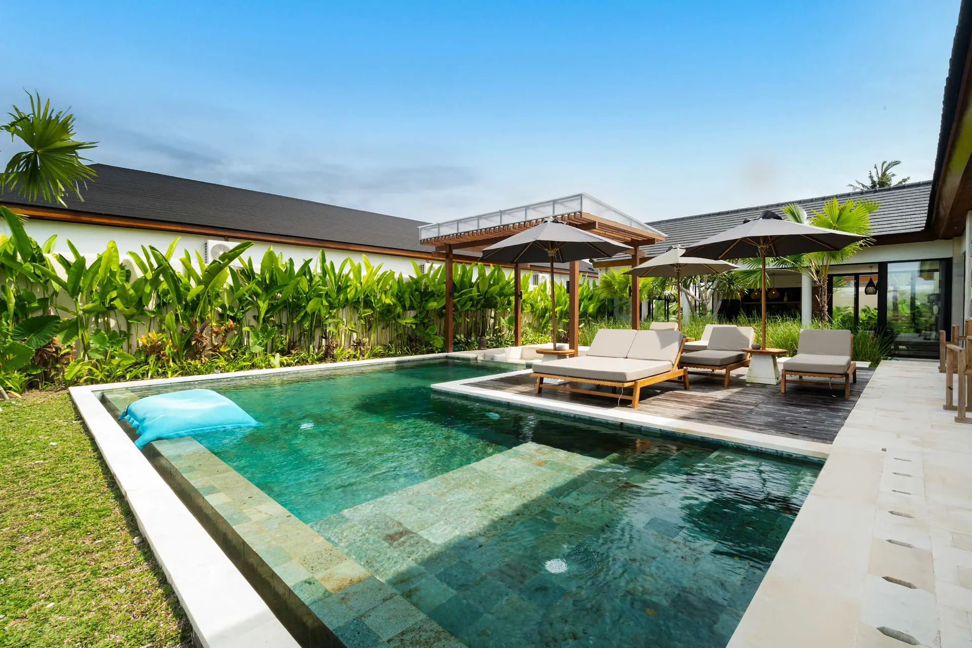 3 BR Rice-Field Infinity-Pool Villa Ubud — 3BR Villa Rental in Ubud — image 16
