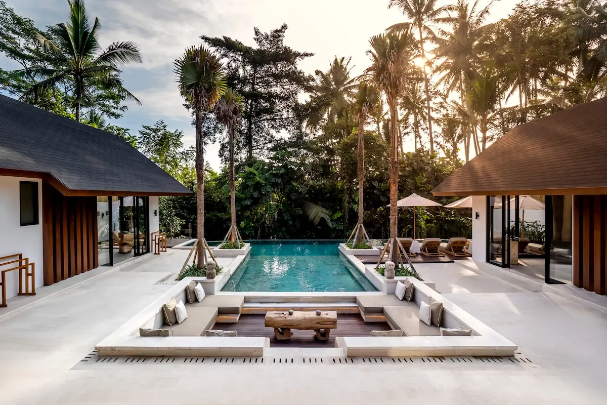 10 BR Tropical-Modern Infinity-Pool Estate Ubud — 10BR Estate Rental in Ubud