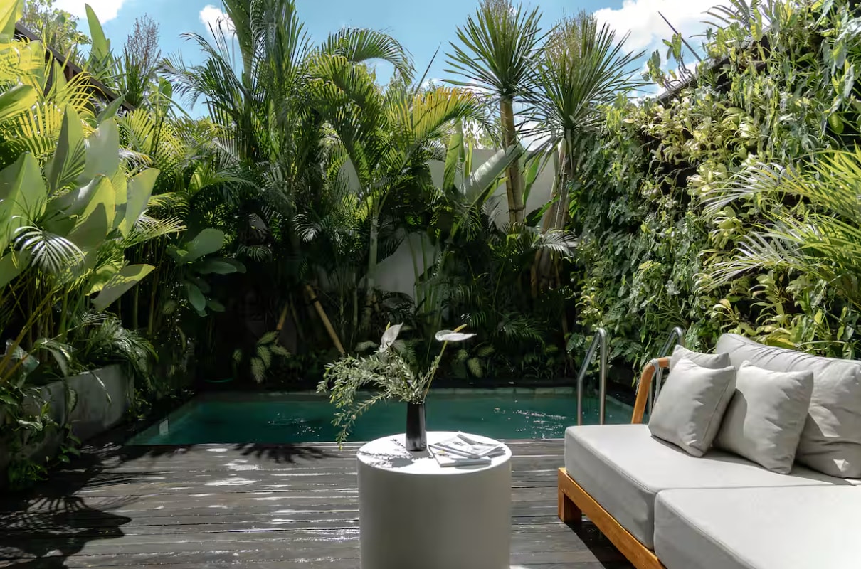 Modern 2BR Batu Belig Beach | Pool & Work Hub - Canggu, Bali — image 11