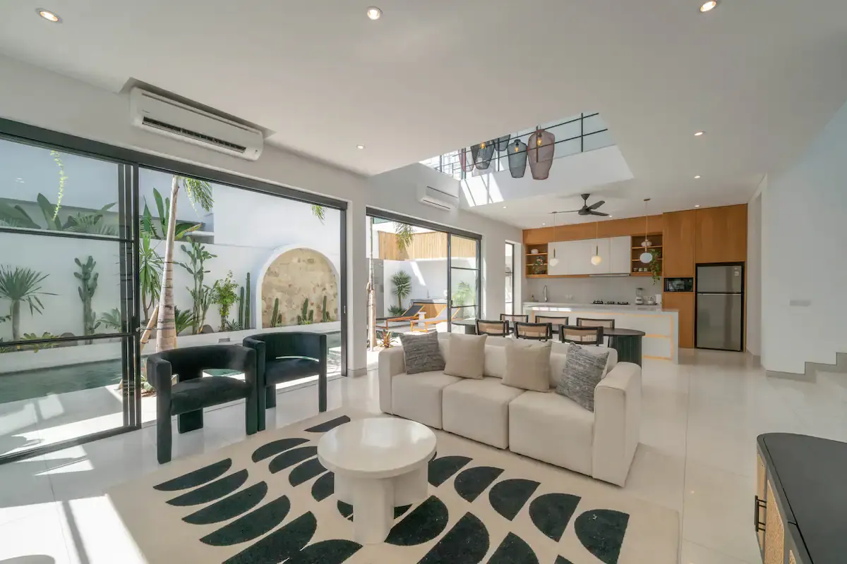 4 BR Modern Fully Staffed Villa Canggu — 4BR Villa Rental in Canggu — image 2