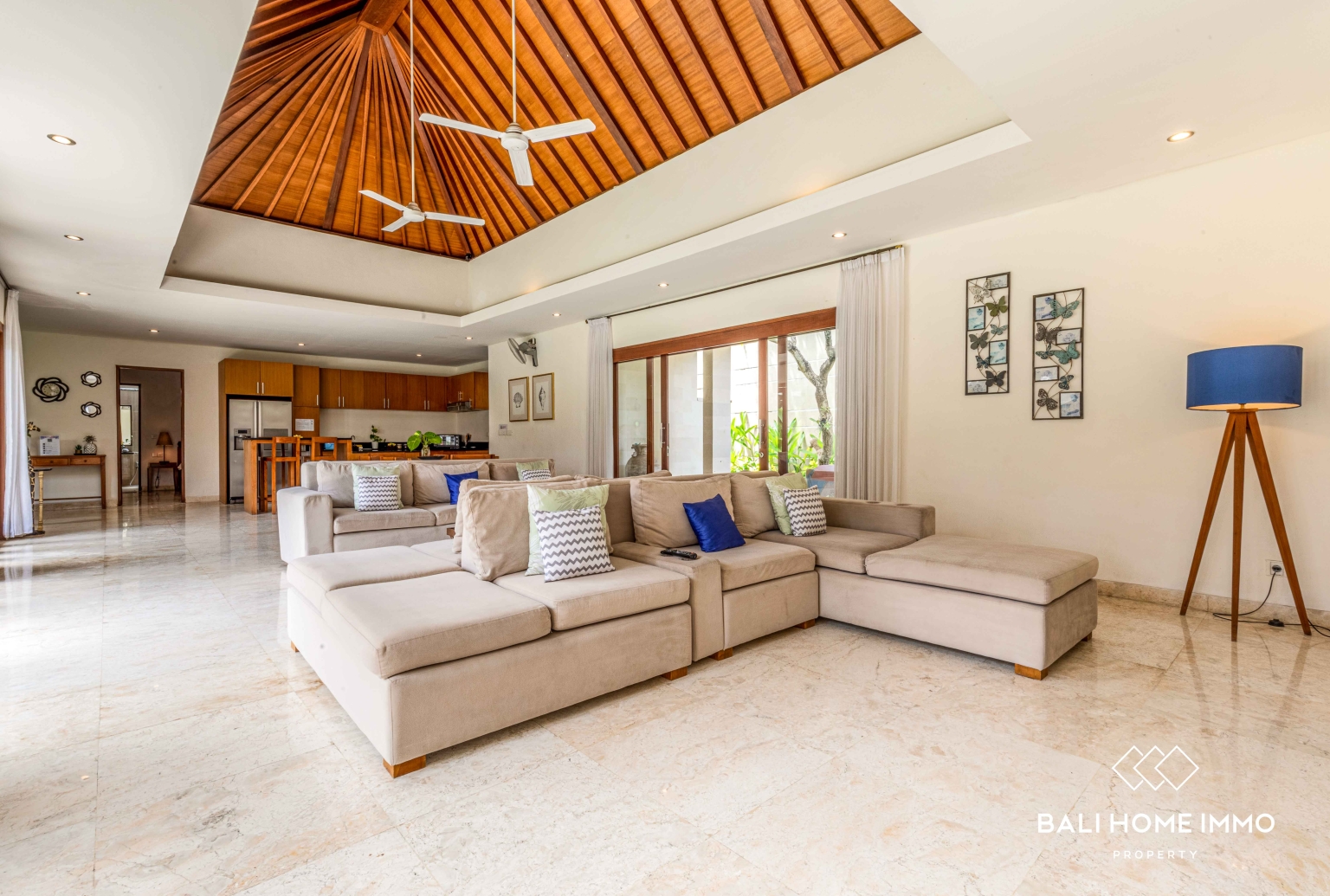 5 Bedroom Family Villa for Rent in Canggu Berawa — image 1