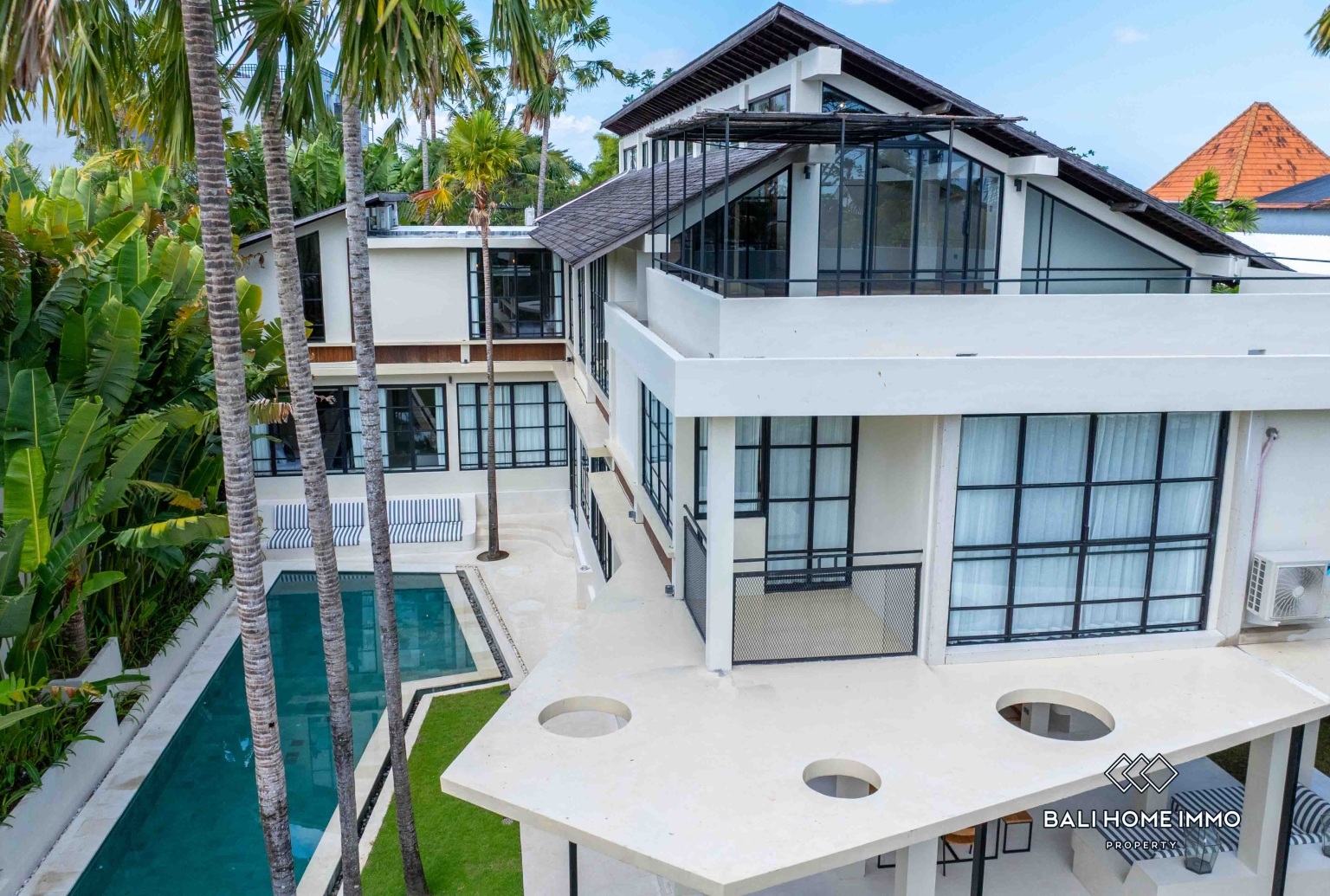 5 bedroom Family Villa with garden for yearly rental in Berawa — image 19