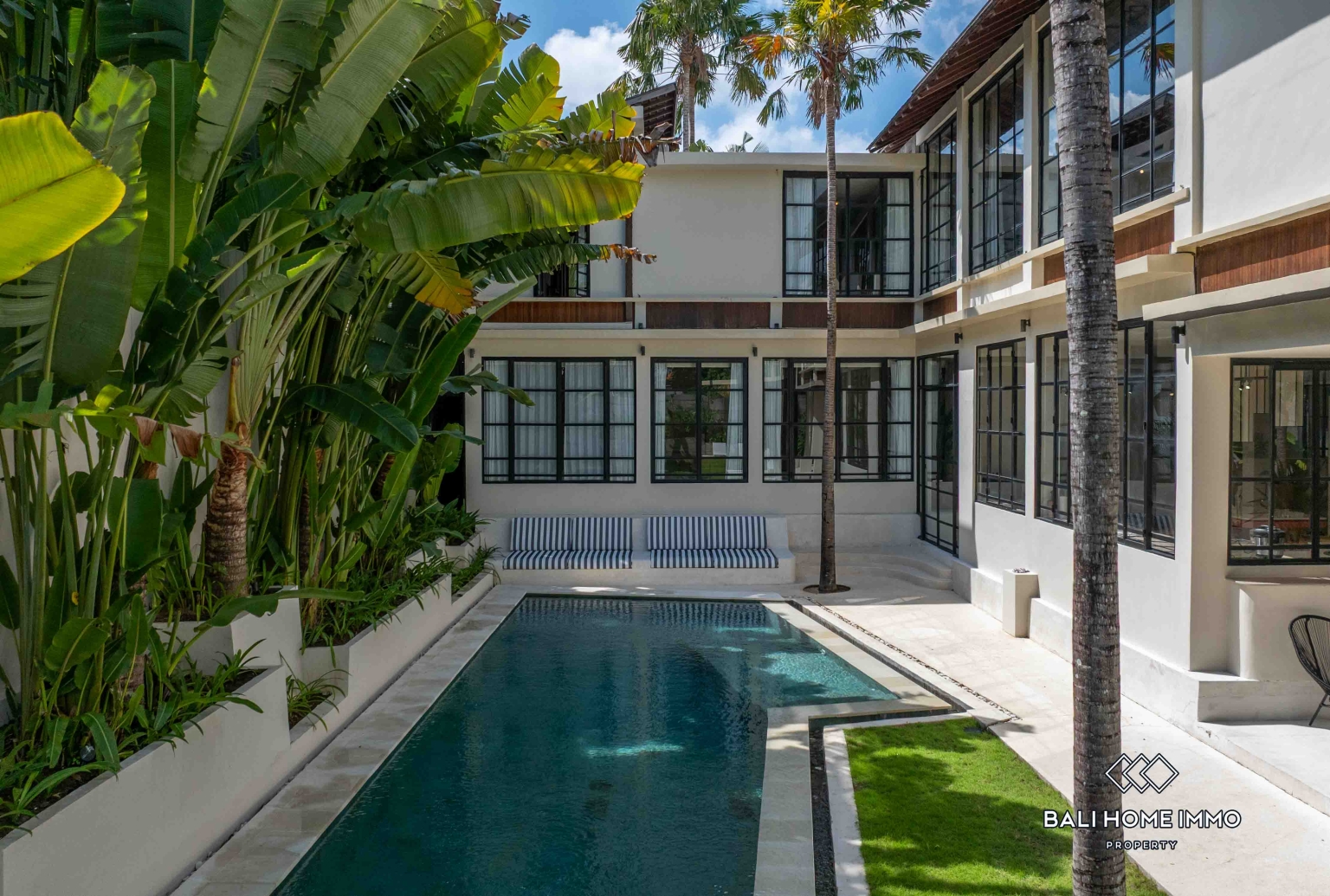 5 bedroom Family Villa with garden for yearly rental in Berawa — image 17