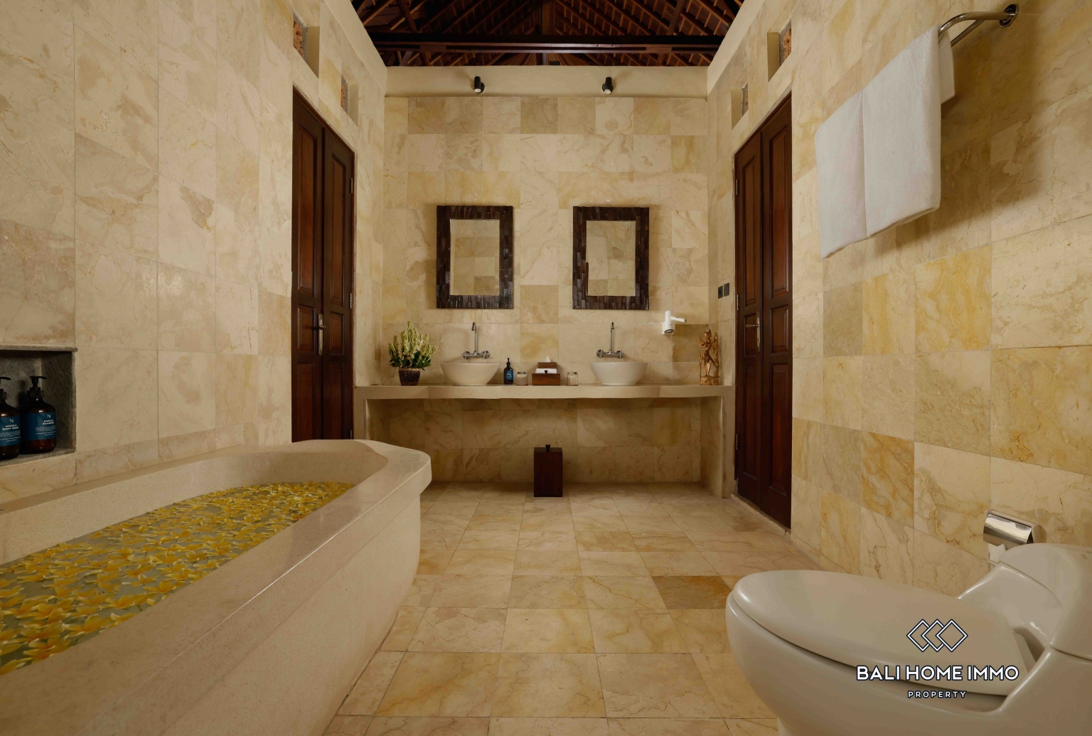 5 bedroom Jungle View Villa For Rent in Ubud — image 12