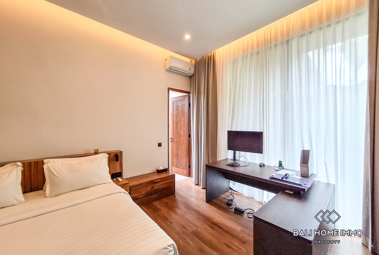 5 Bedroom Modern Design Family Villa for Rent in Canggu Batu Bolong — image 14