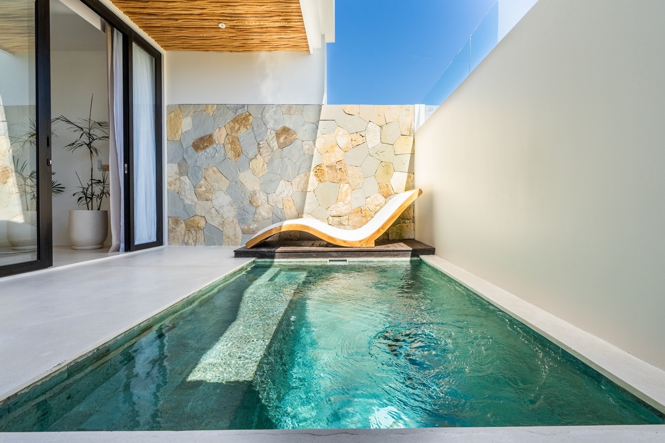 Canggu 1BR Modern Apart Pool near Pererenan Beach in Pererenan, Bali
