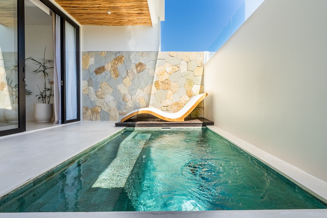 1BR Luxury Pool Canggu Apart near Pererenan Beach in Pererenan, Bali