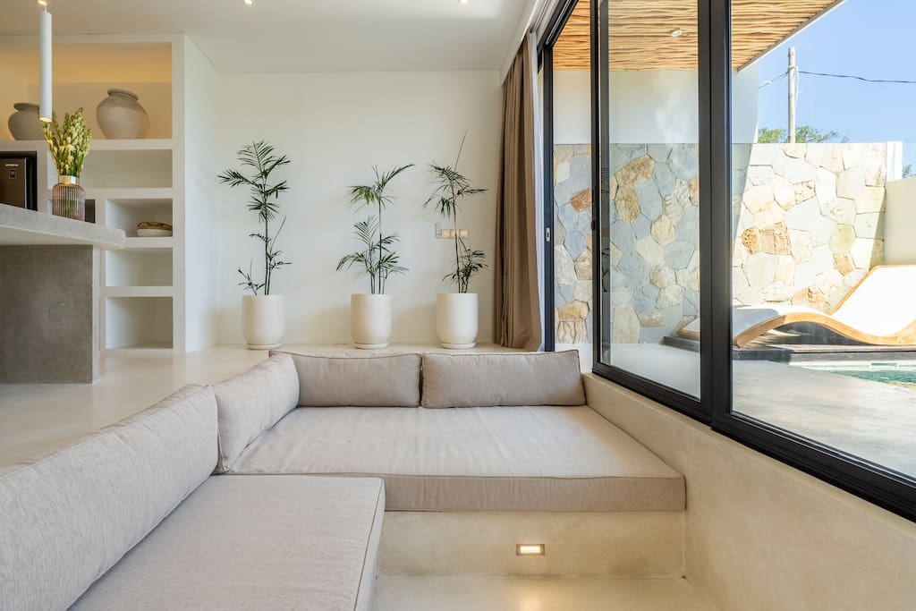 1BR Luxury Pool Canggu Apart near Pererenan Beach in Pererenan, Bali — image 3