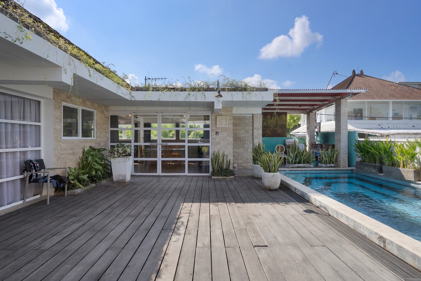 1BR Canggu Apartment: Swimming Pool & Walk to Berawa Beach - Canggu, Bali — image 11