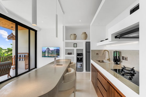 Apartment 1BR Balcony Pool near Pererenan Beach in Pererenan, Bali — image 4