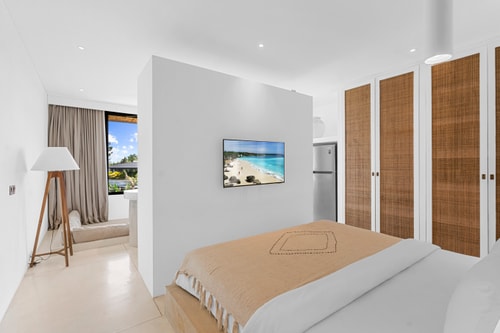 Apartment 1BR Balcony Pool near Pererenan Beach in Pererenan, Bali — image 6