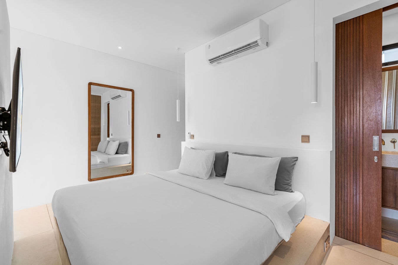 Modern 1BR Pererenan Apart | near Gyms & Beaches in Canggu, Bali — image 5