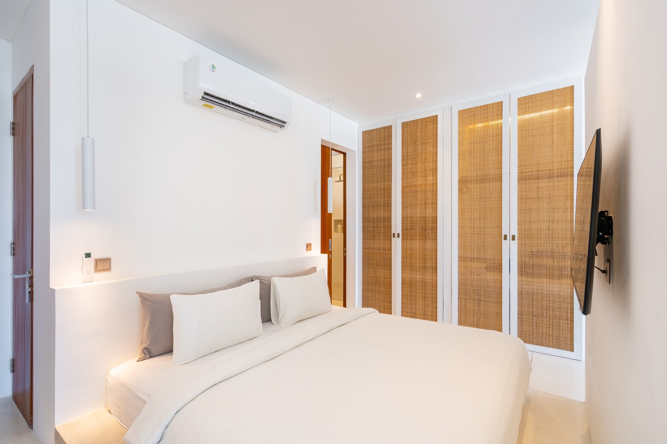 Chic 1BR Apartment near Pererenan Beach - Pool Balcony - Canggu, Bali — image 7