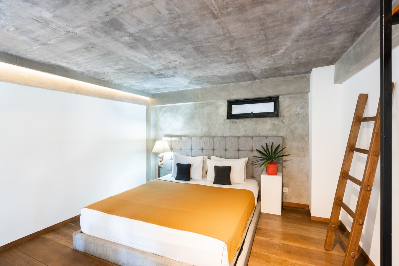 1BR Loft in Central Seminyak - Swimming Pool, Near the Beach - Seminyak, Bali — image 3