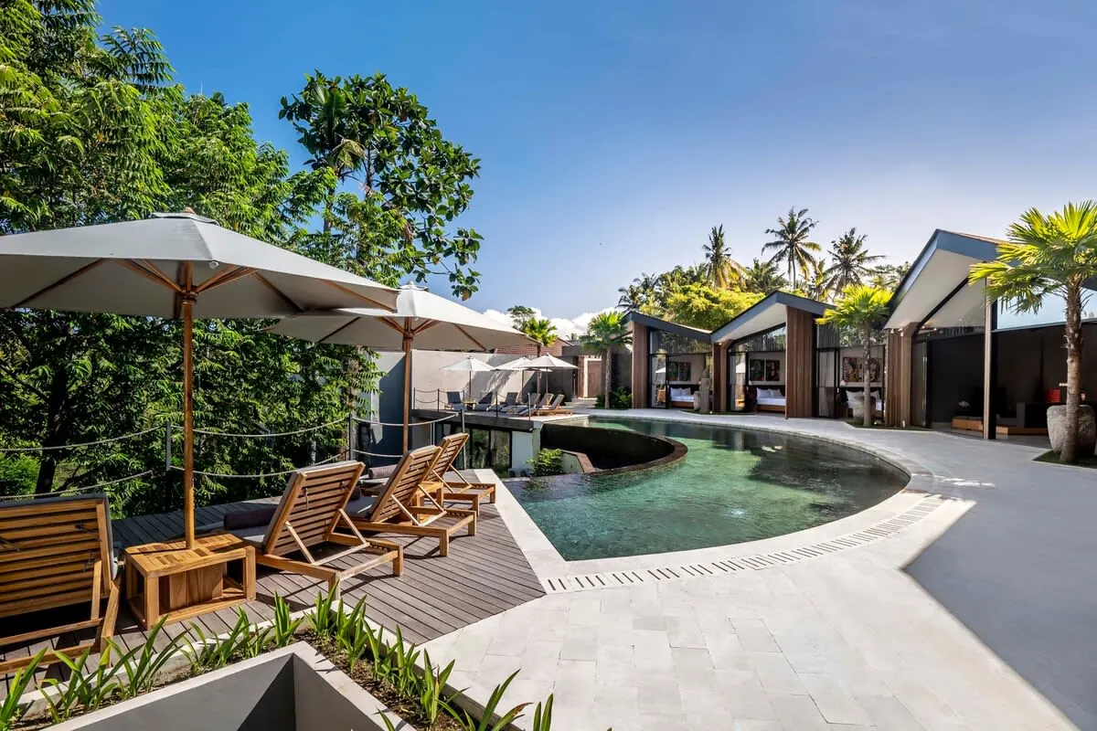 6 BR Glass Pavilion Retreat Ubud — 6BR Villa Rental in Ubud — image 9